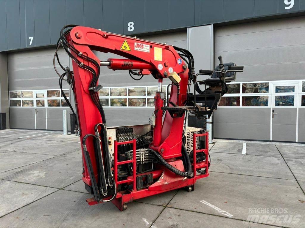 JKB 12BJ 2017 Camion plateau ridelle avec grue