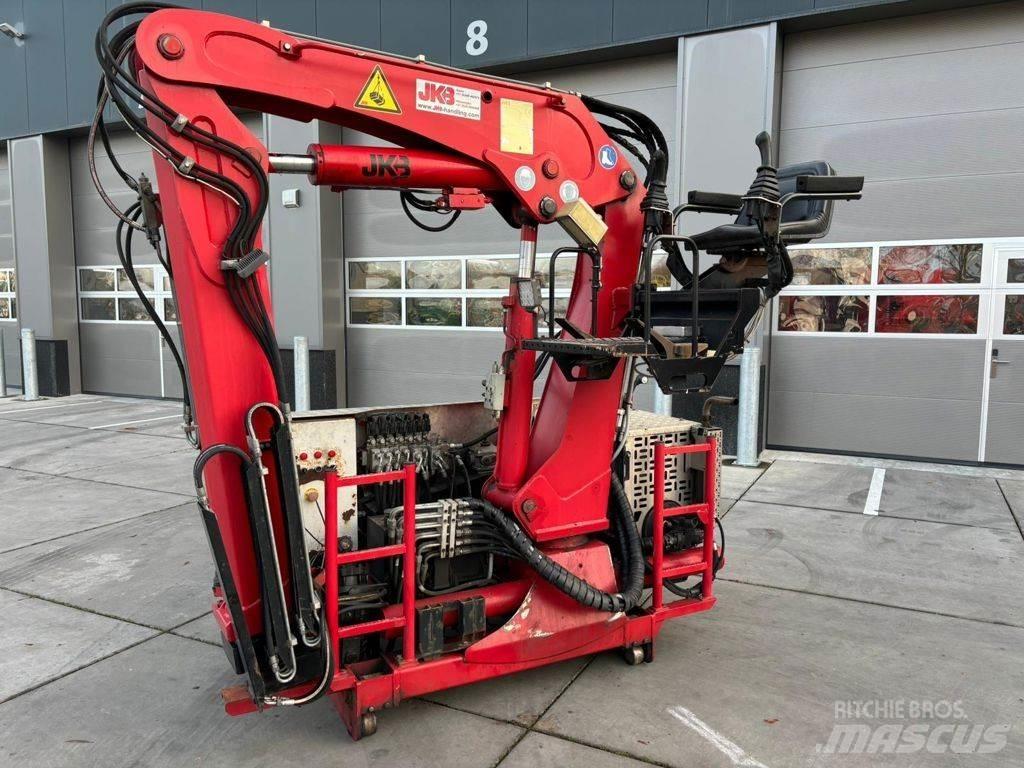 JKB 12BJ 2017 Camion plateau ridelle avec grue