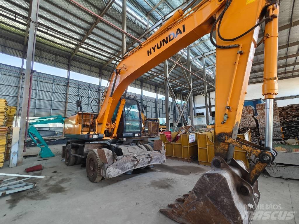 Hyundai R210w-7 Pelle sur pneus