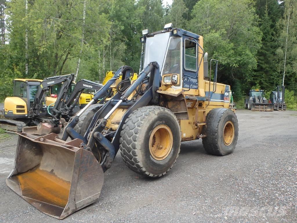 Komatsu WA 250-1 Chargeuse sur pneus