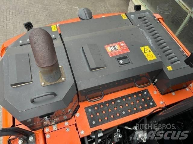 Hitachi ZX 140 W-6 Pelle sur pneus