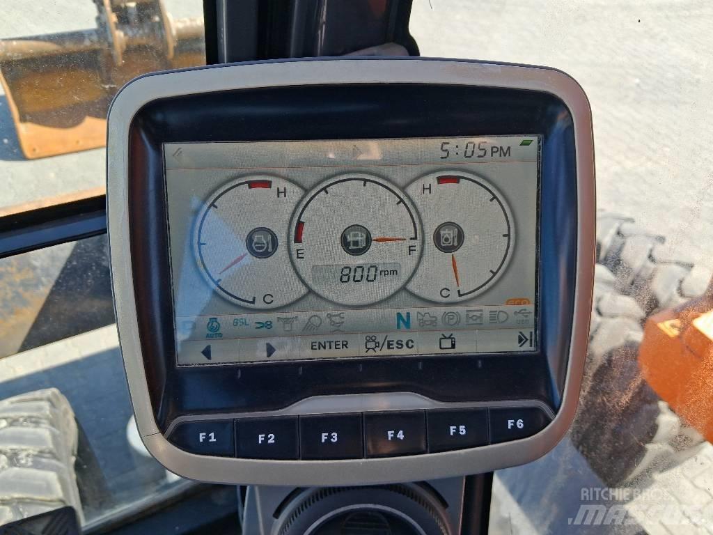 Doosan DX 140 W-3 Pelle sur pneus