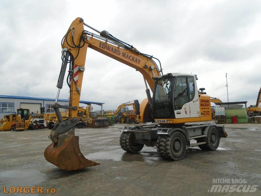 Liebherr A 914 Pelle sur pneus