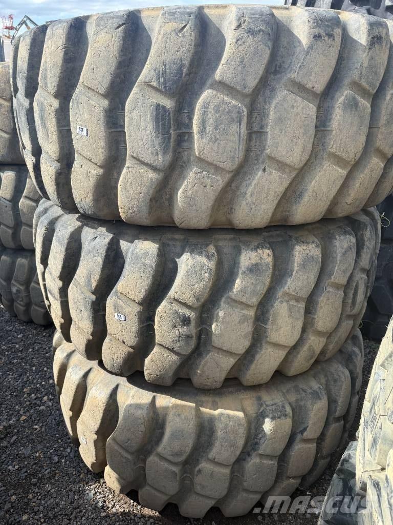 Bridgestone 23.5R25 Pneus, roues et jantes