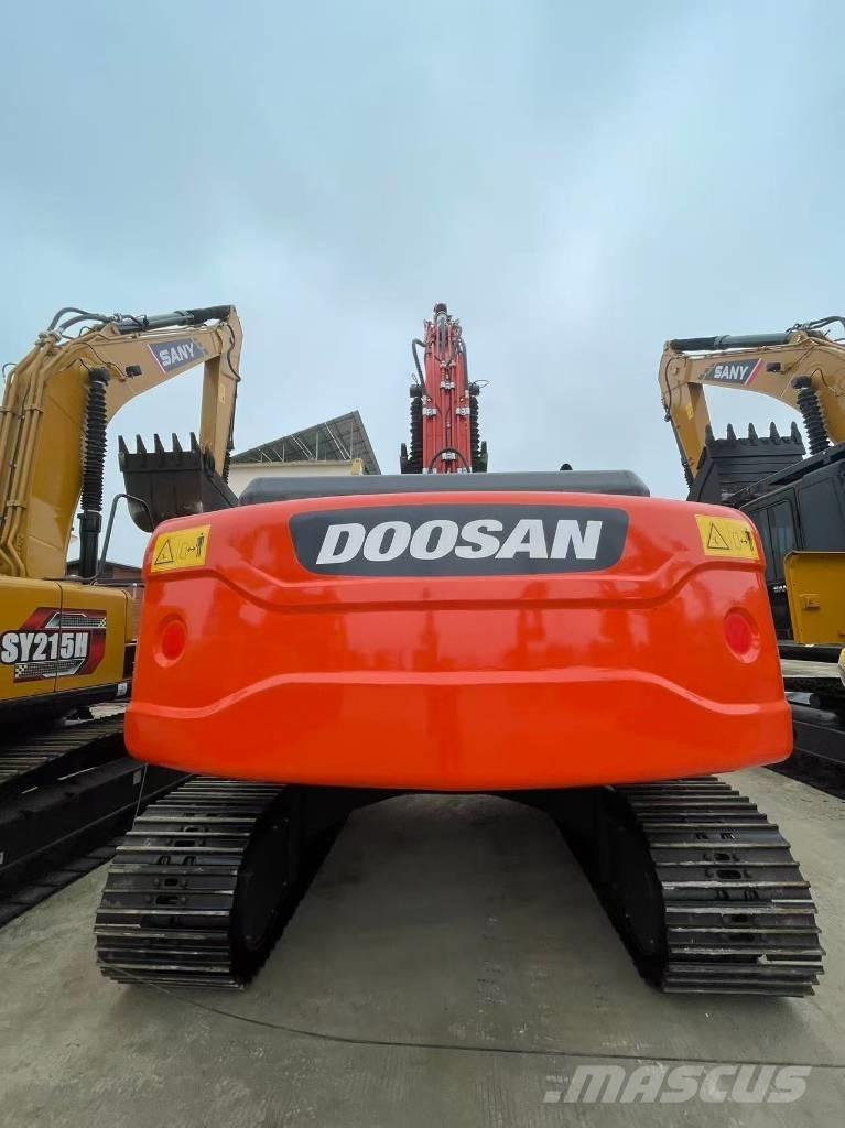 Doosan DX 225 LC Pelle sur chenilles
