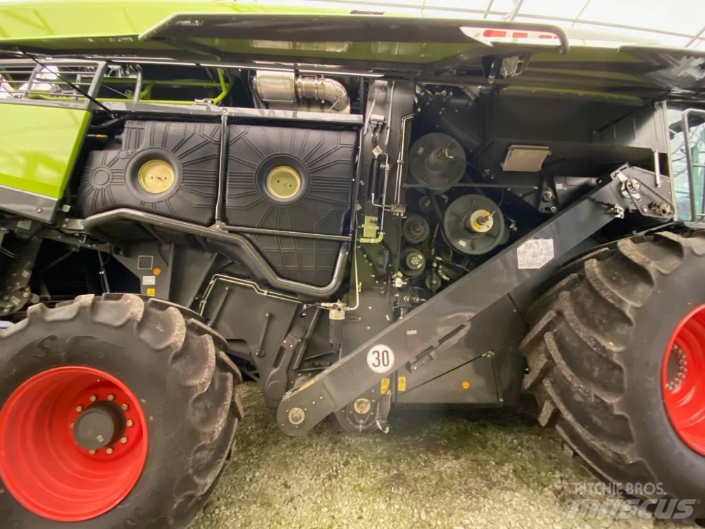CLAAS Lexion 6900 Moissonneuse batteuse