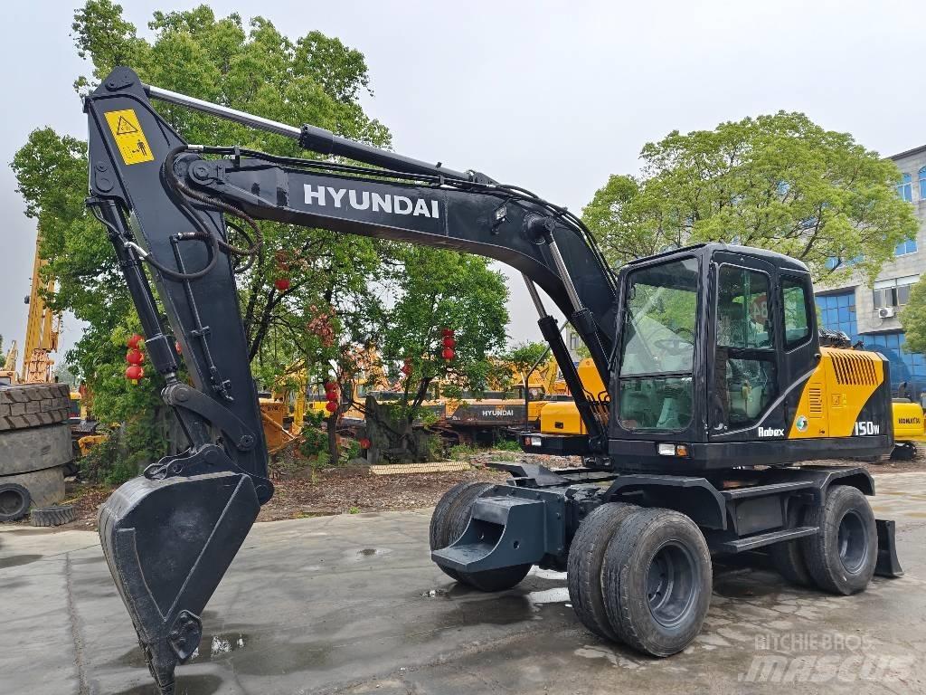 Hyundai 150w Pelle sur pneus