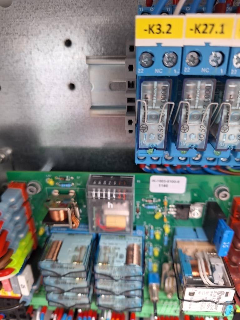 Böcker AHK 30 KS Autre grue