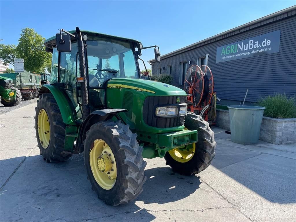 John Deere 5820 Tracteur