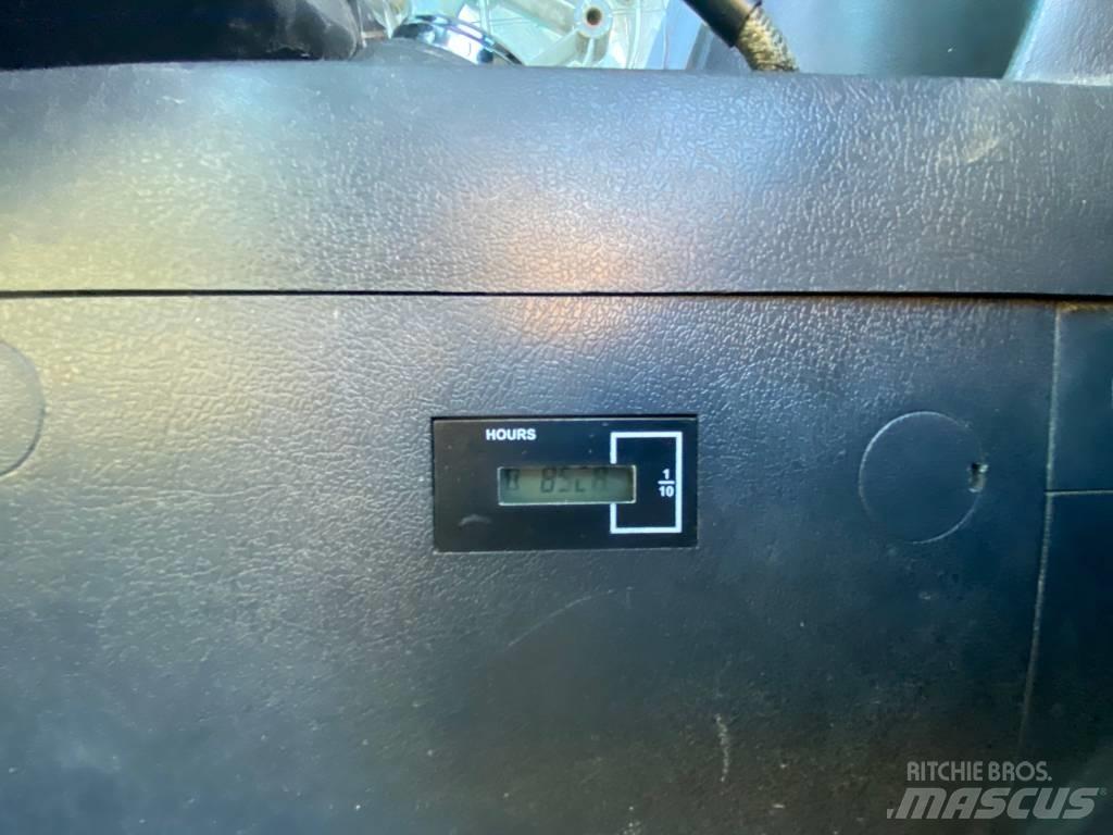 Hyundai HW160 Pelle sur pneus
