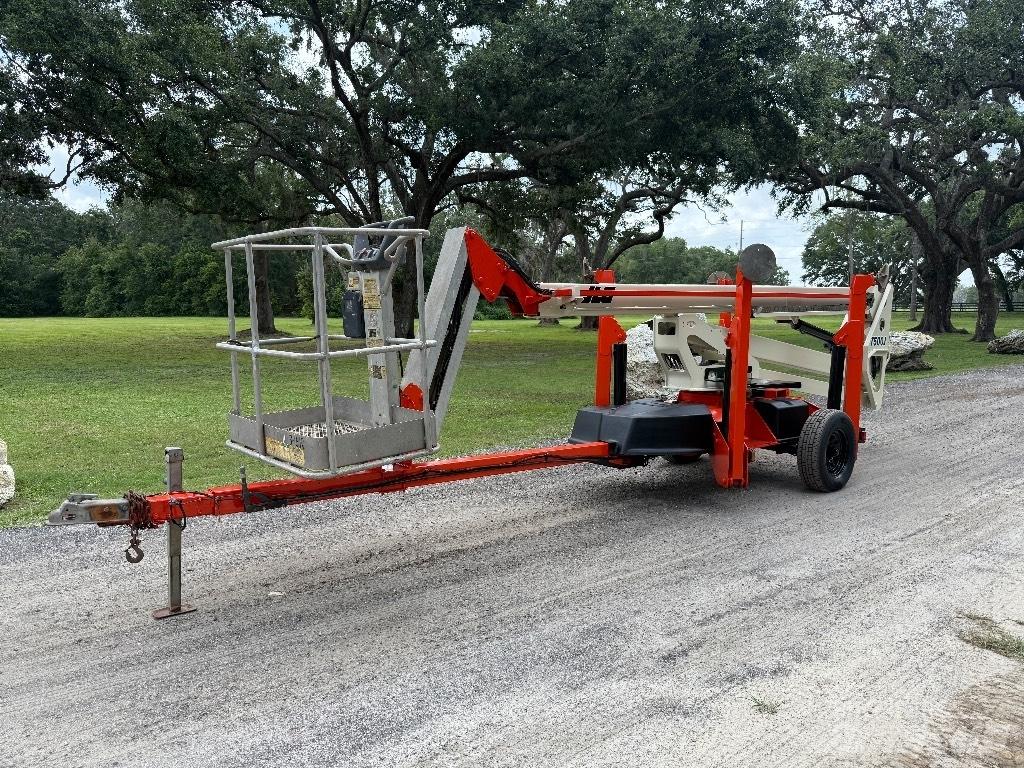 JLG T 500 J Remorque nacelle