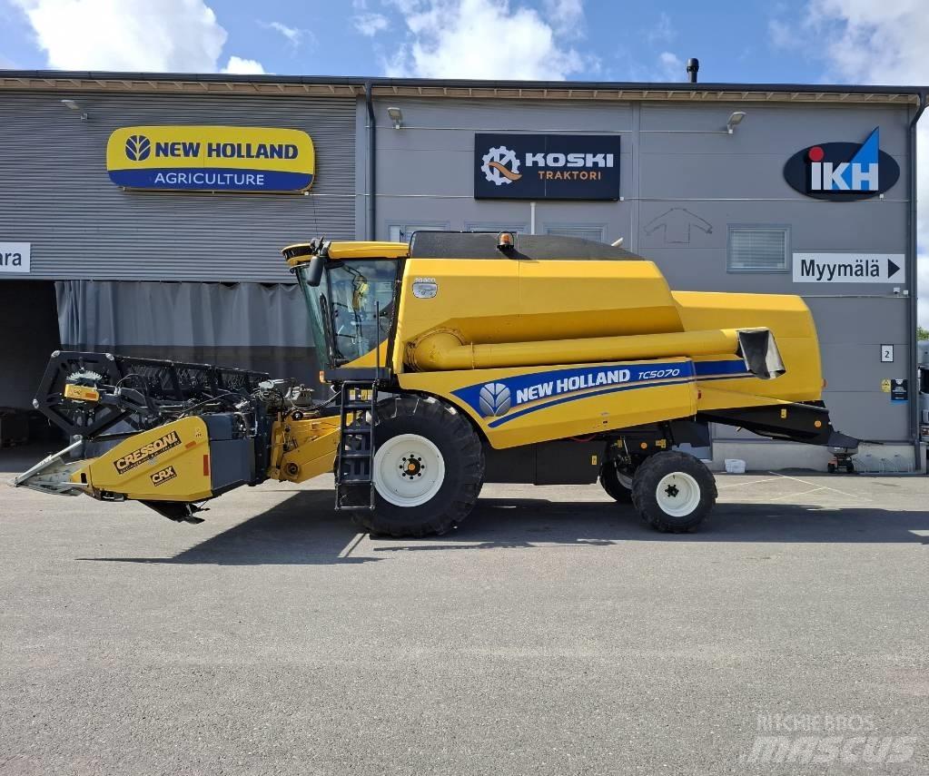 New Holland TC 5070 Moissonneuse batteuse
