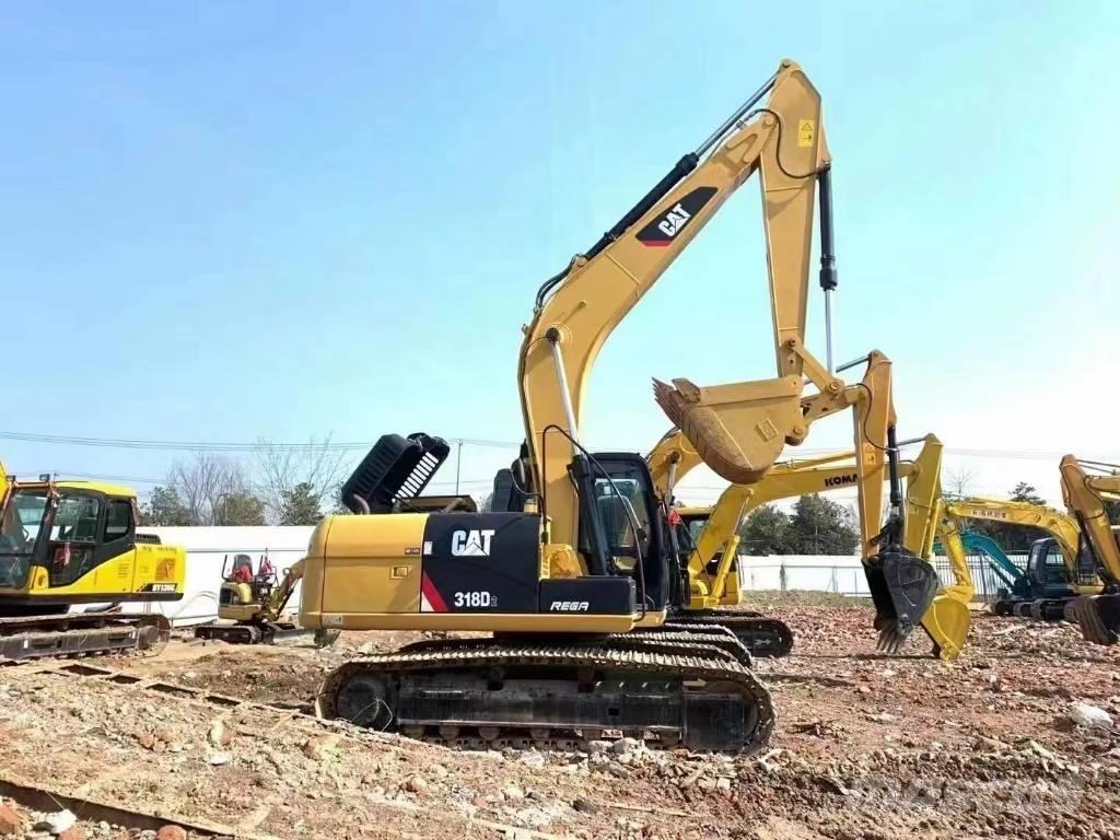 CAT CAT318D Pelle sur chenilles