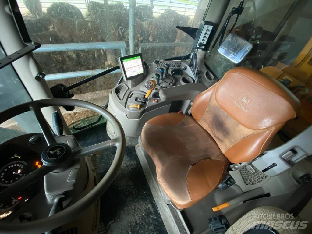 John Deere 6120R Tracteur