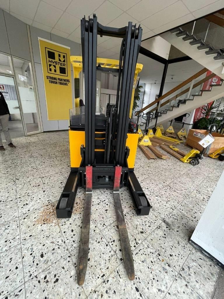 Hyster R 1.4 Chariot à mât rétractable