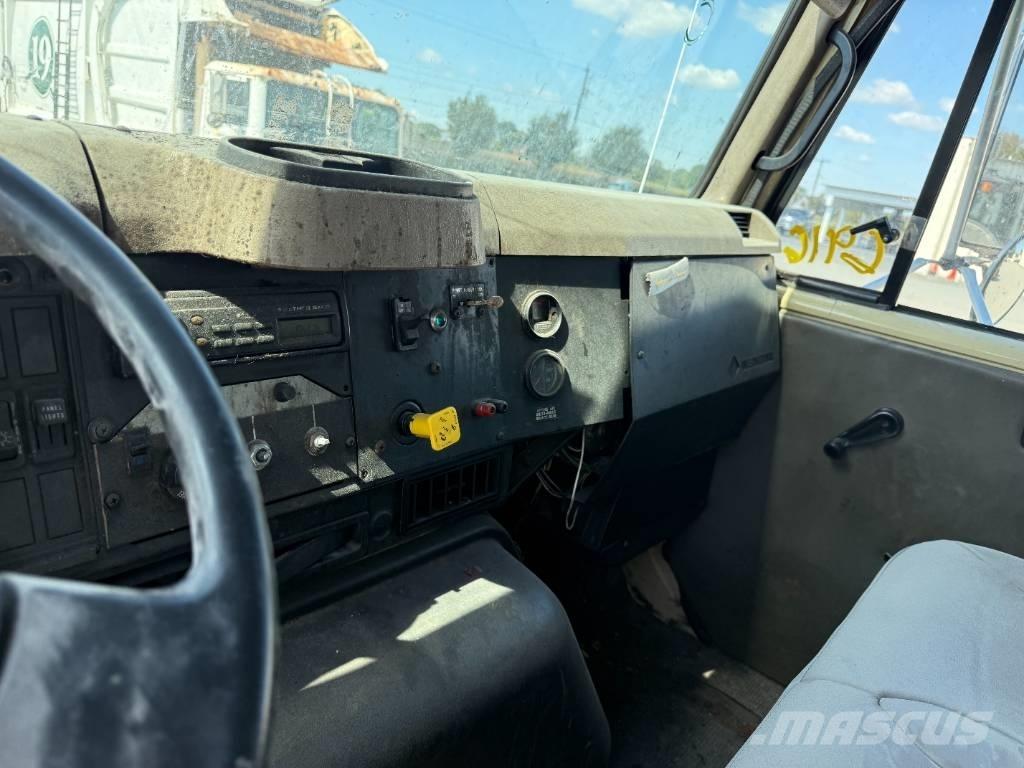 International 2574 Camion poubelle