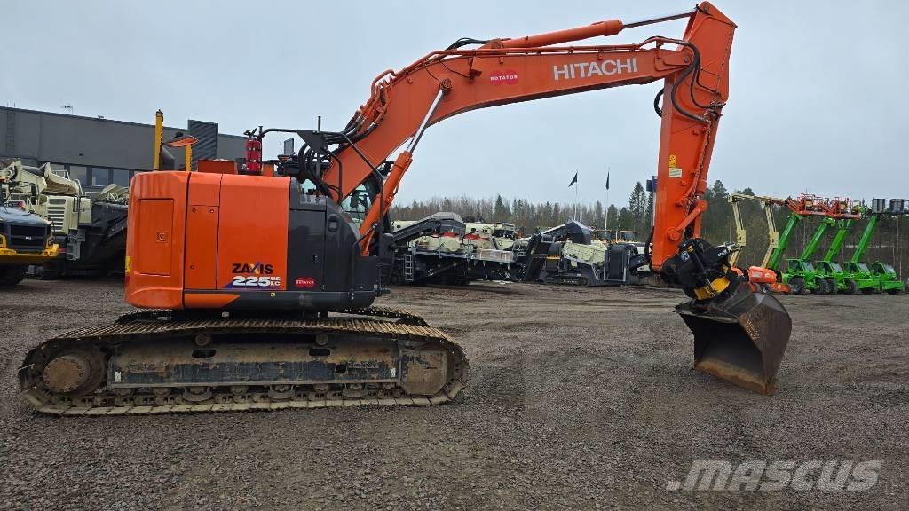 Hitachi ZX 225USLC-6 Pelle sur chenilles