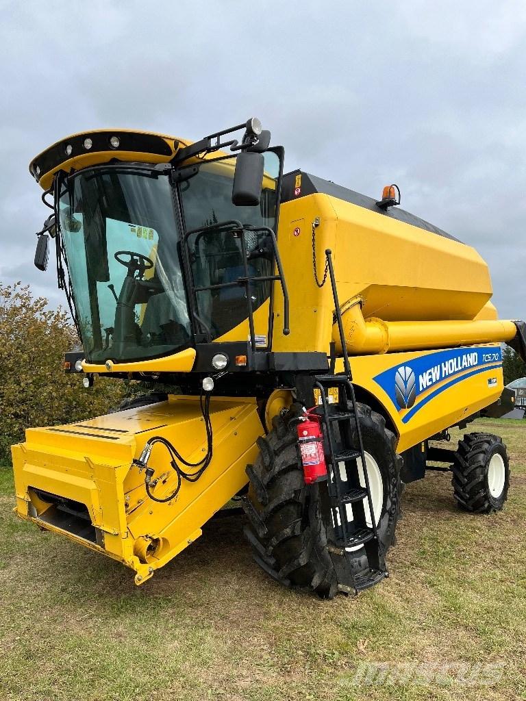 New Holland TC 5.70 Moissonneuse batteuse