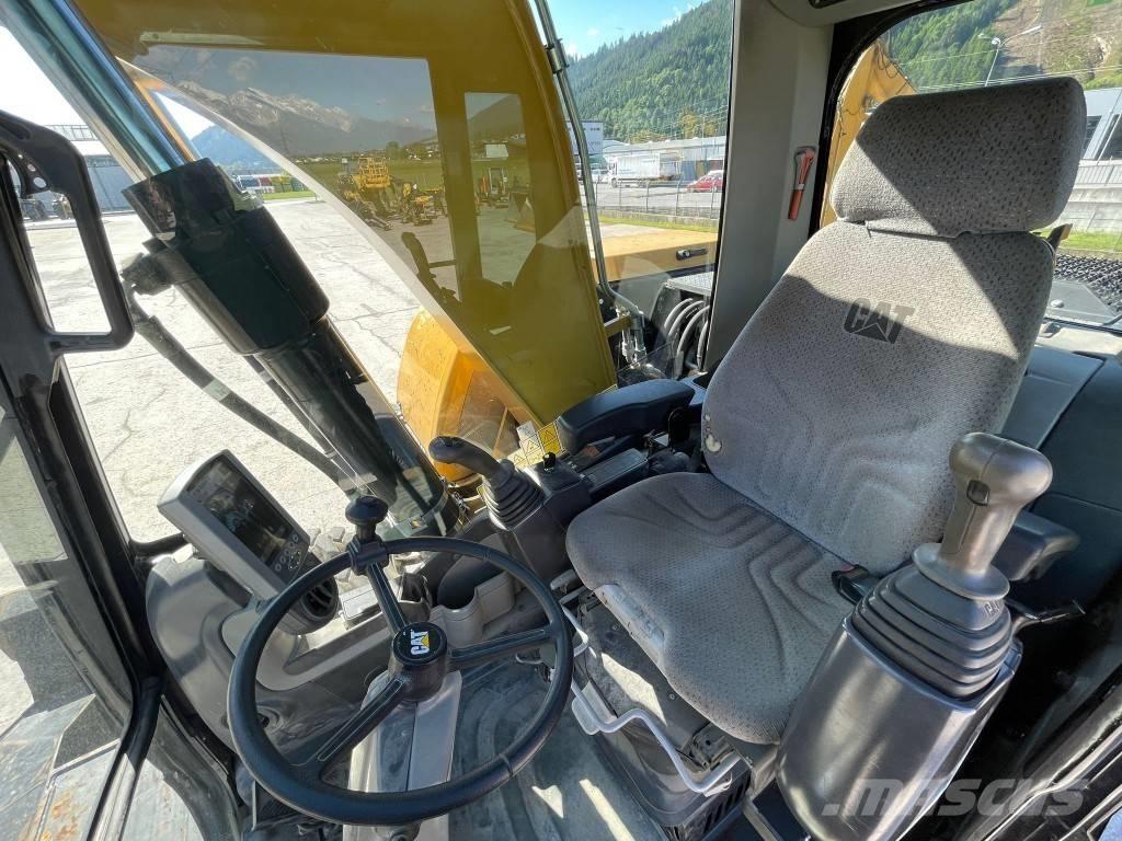 CAT M 316 D Pelle sur pneus