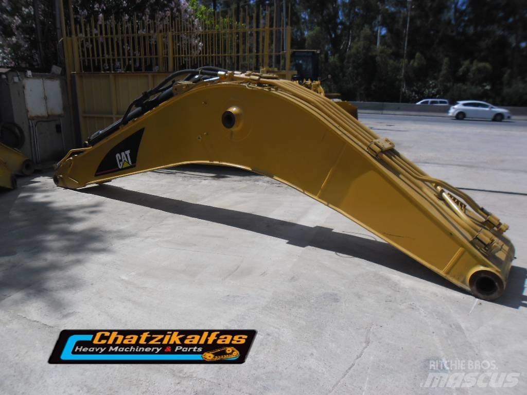 CAT BOOM 330C Bras et Godet