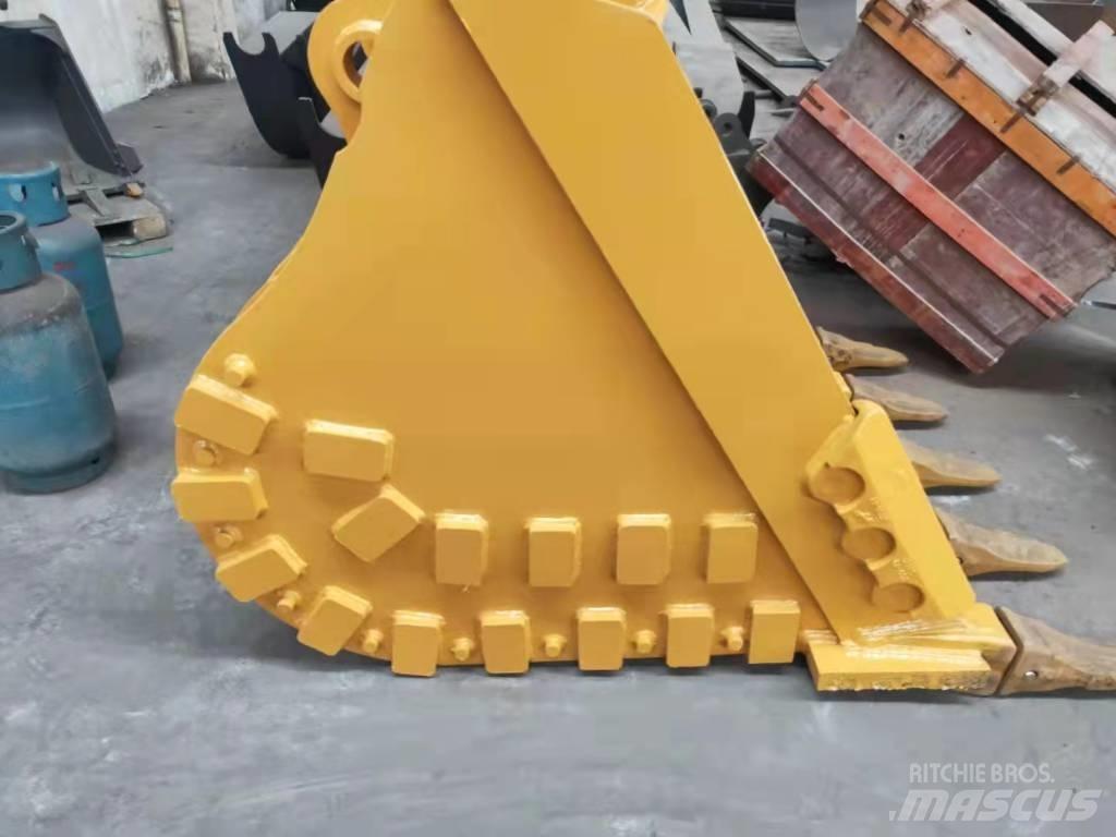 Komatsu PC200-8 Godet