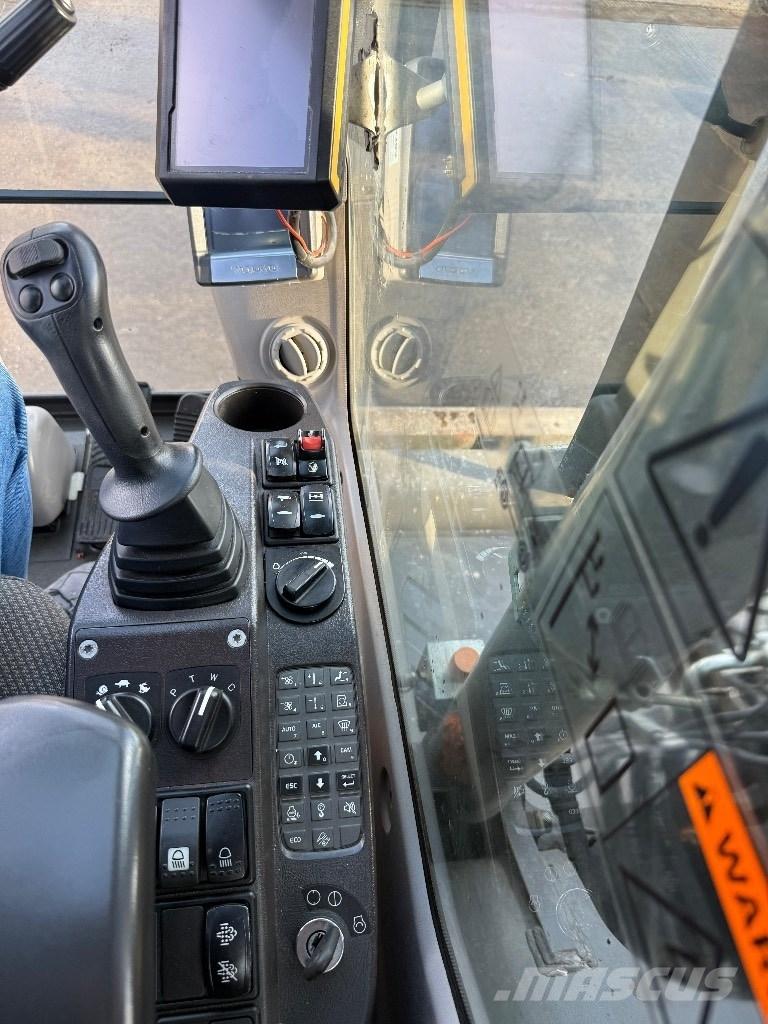 Volvo EW 140 D Pelle sur pneus