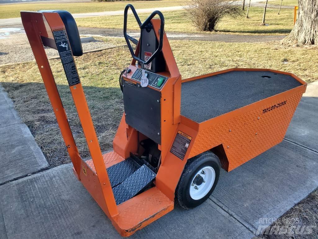 Taylor-Dunn SC100 Chariot remorqueur