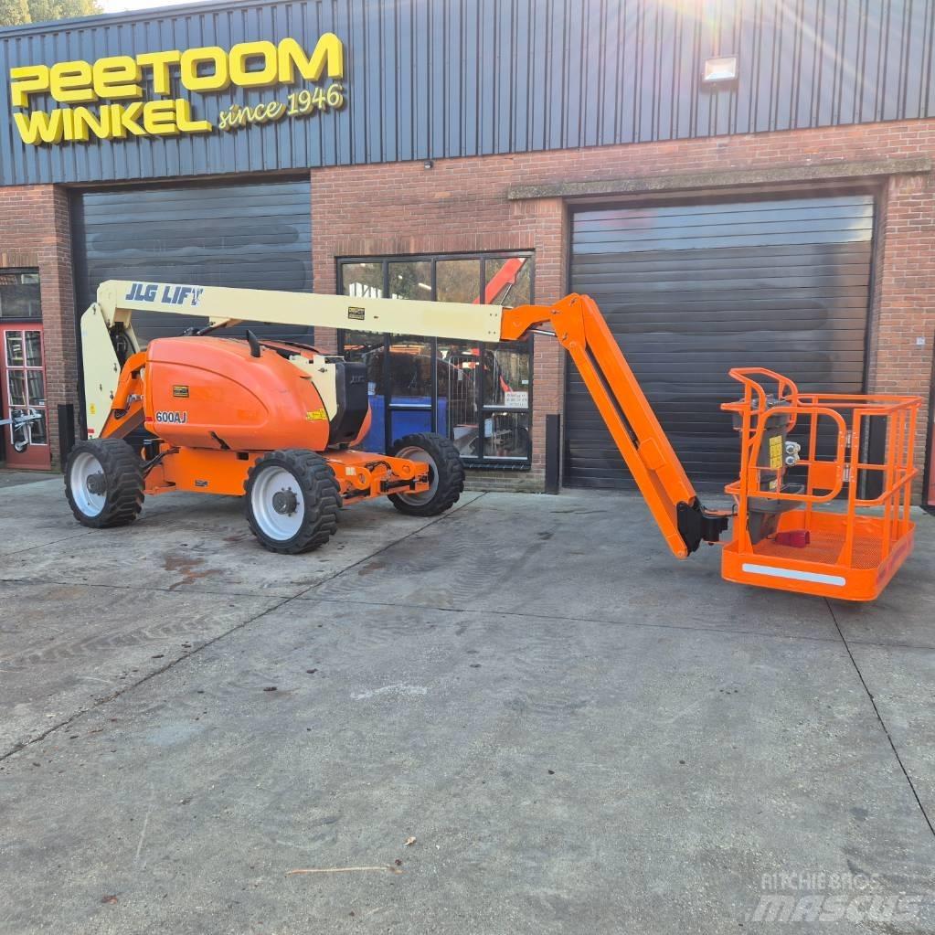 JLG 600 AJ Nacelles articulées