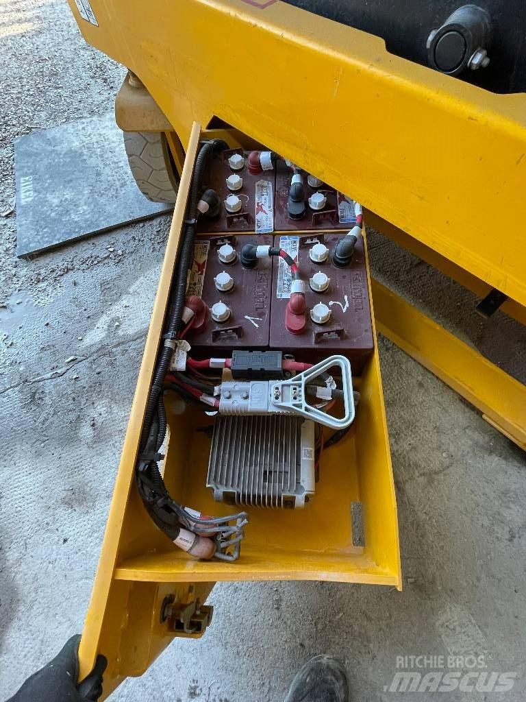 JCB S 2032 E Nacelle ciseaux