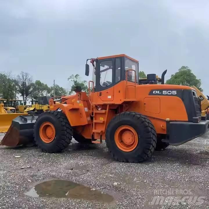 Doosan DL505 Chargeuse sur pneus
