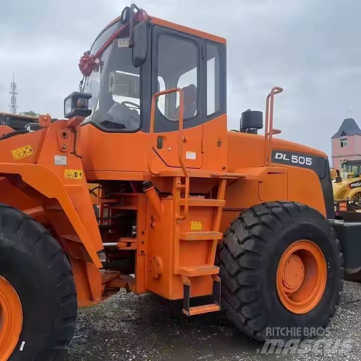 Doosan DL505 Chargeuse sur pneus