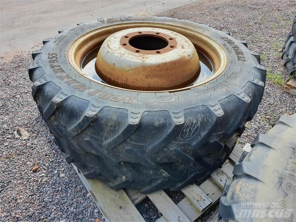 BKT 270/95R32 x2 Pneus, roues et jantes
