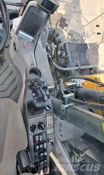 Volvo EW 160 D Pelle sur pneus