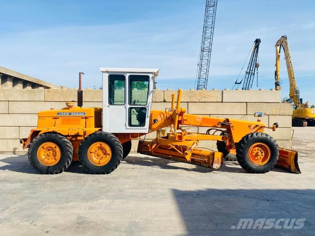 John Deere 570 A Niveleuse