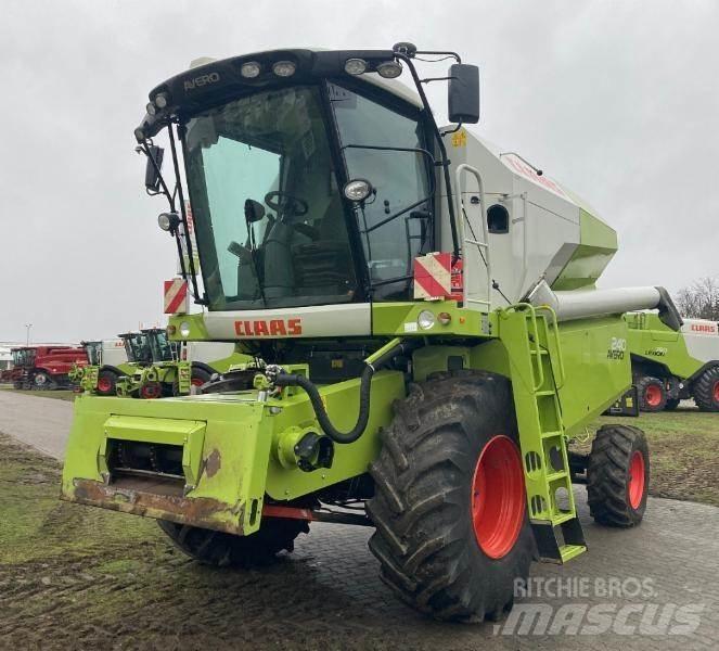 CLAAS AVERO 240 Moissonneuse batteuse