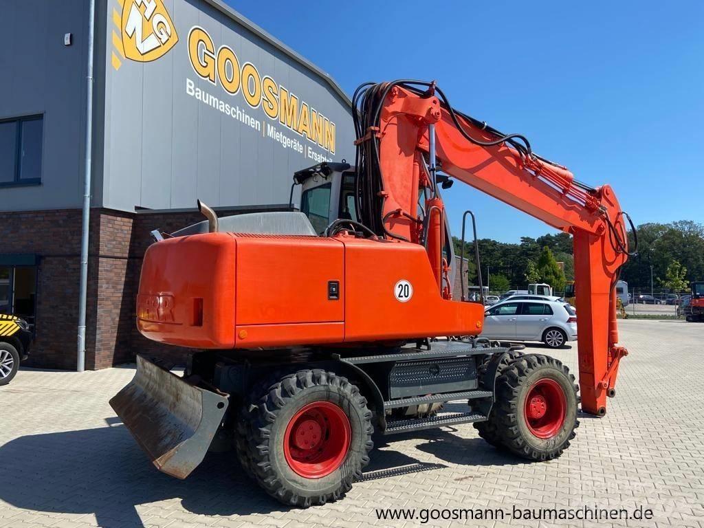 Liebherr A 900 C Pelle sur pneus