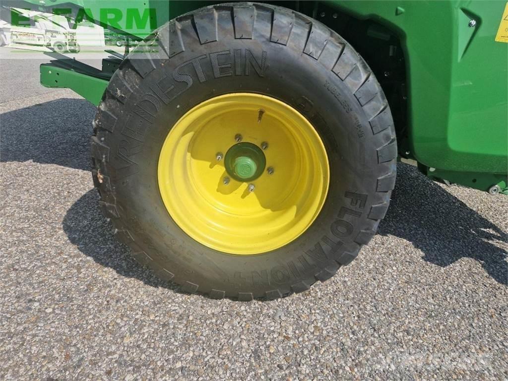 John Deere V461M Presse cubique