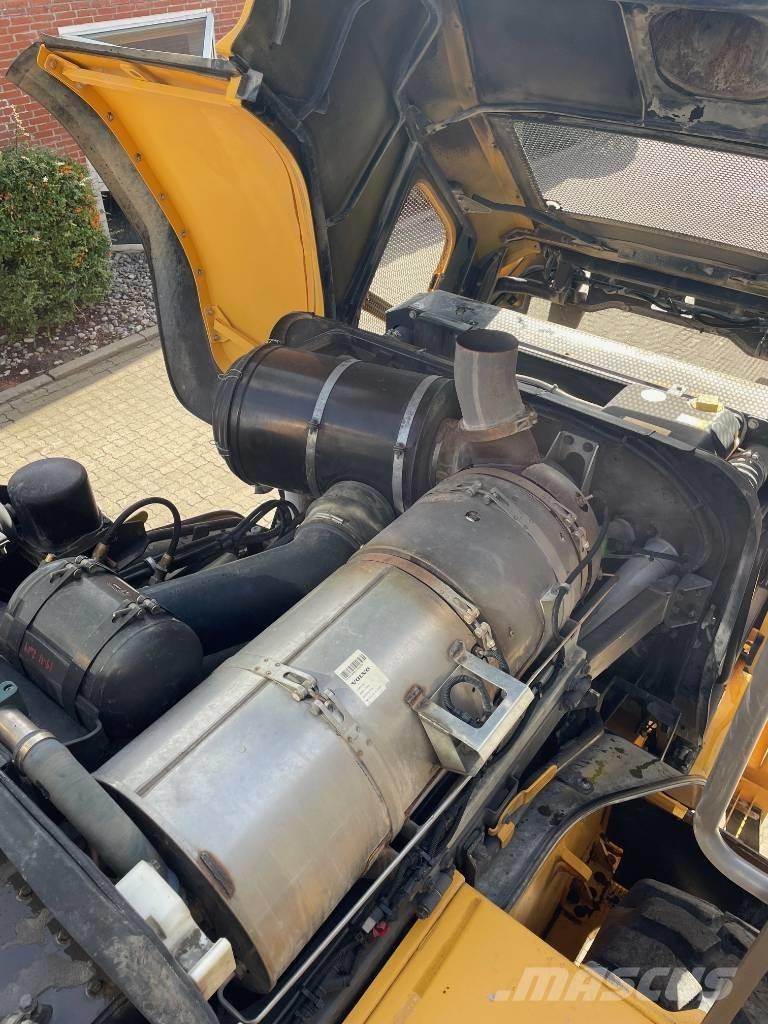 Volvo L220G Chargeuse sur pneus