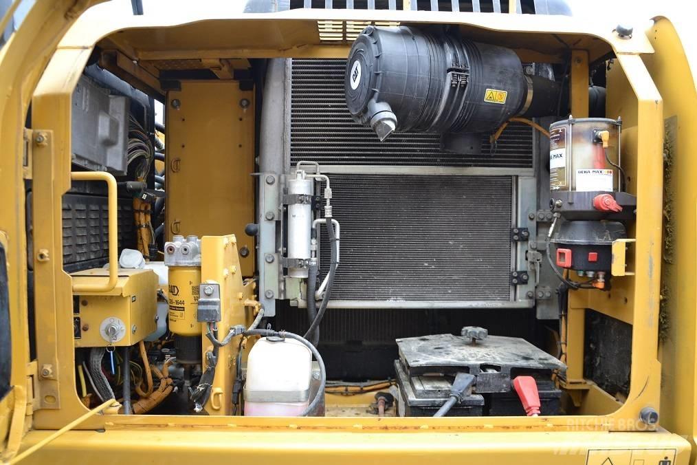 CAT 319 D L Pelle sur chenilles