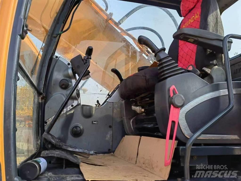 Hyundai 30 L-9 A Pelle sur chenilles