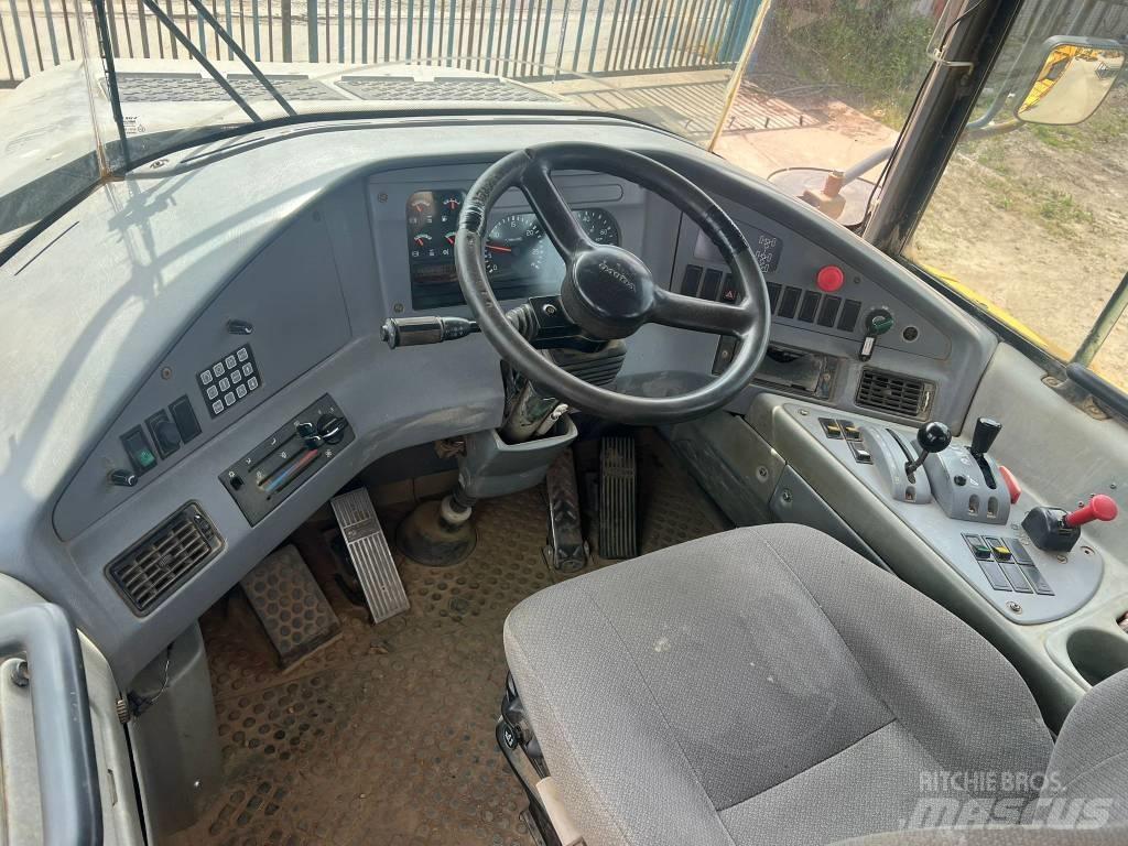 Volvo A 25 D Tombereau articulé