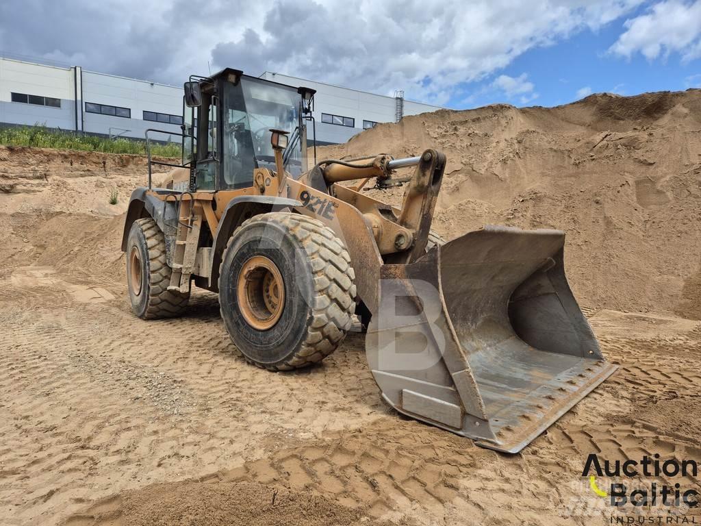 CASE 921 E Chargeuse sur pneus