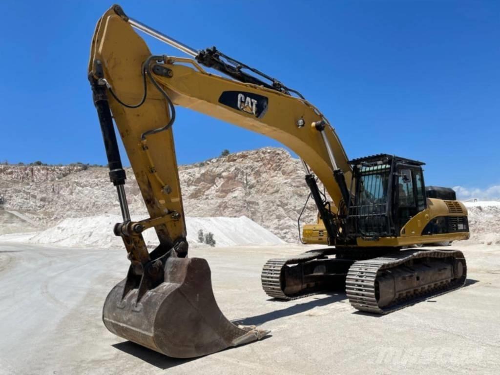 CAT 330 D LN Pelle sur chenilles