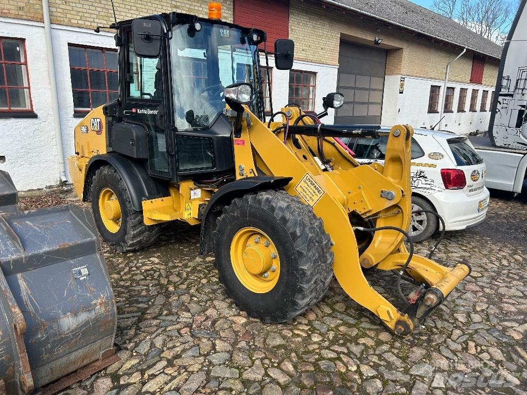 CAT 906 Chargeuse sur pneus