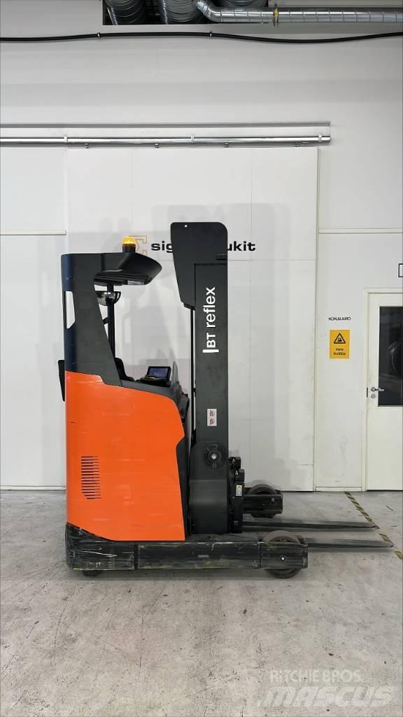BT RR E 140 H Chariot à mât rétractable