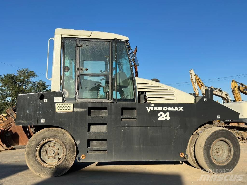 Vibromax W2400 Rouleaux à pneumatiques
