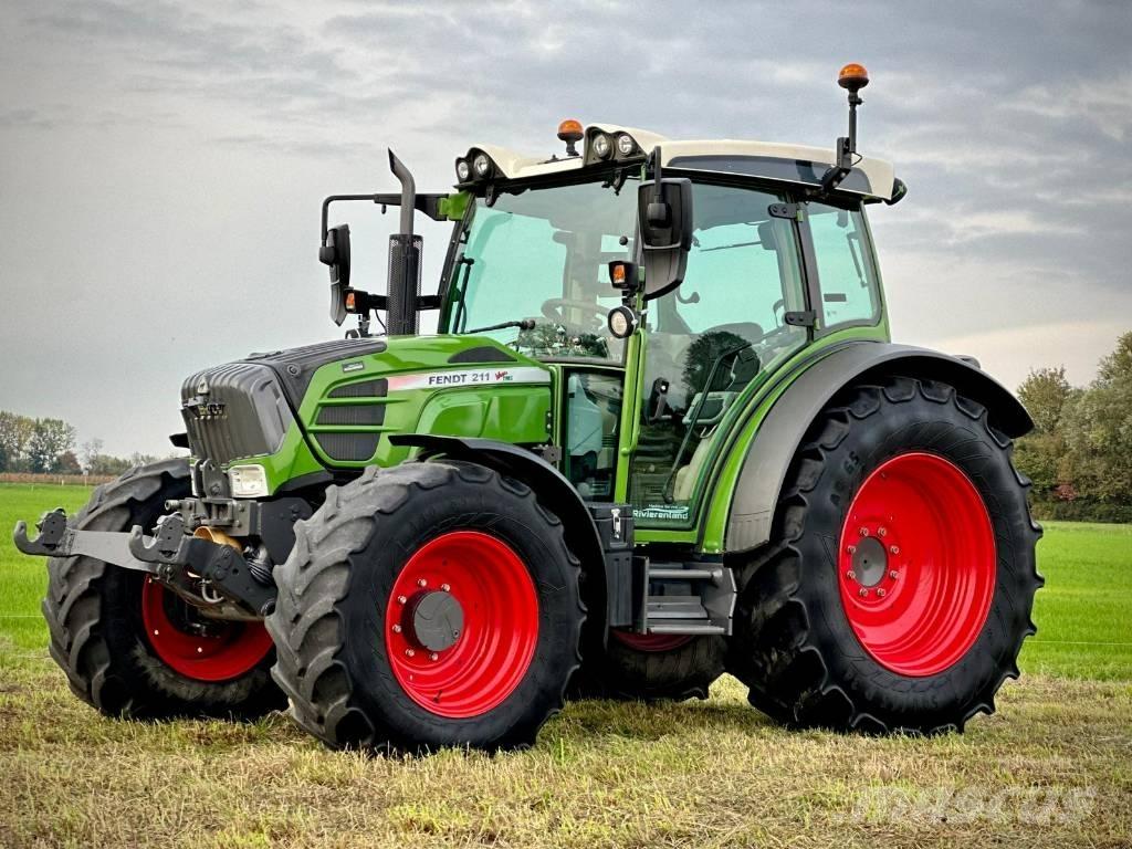 Fendt 211S Vario Tracteur