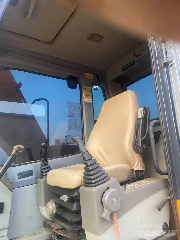 Hyundai R110VS Pelle sur chenilles