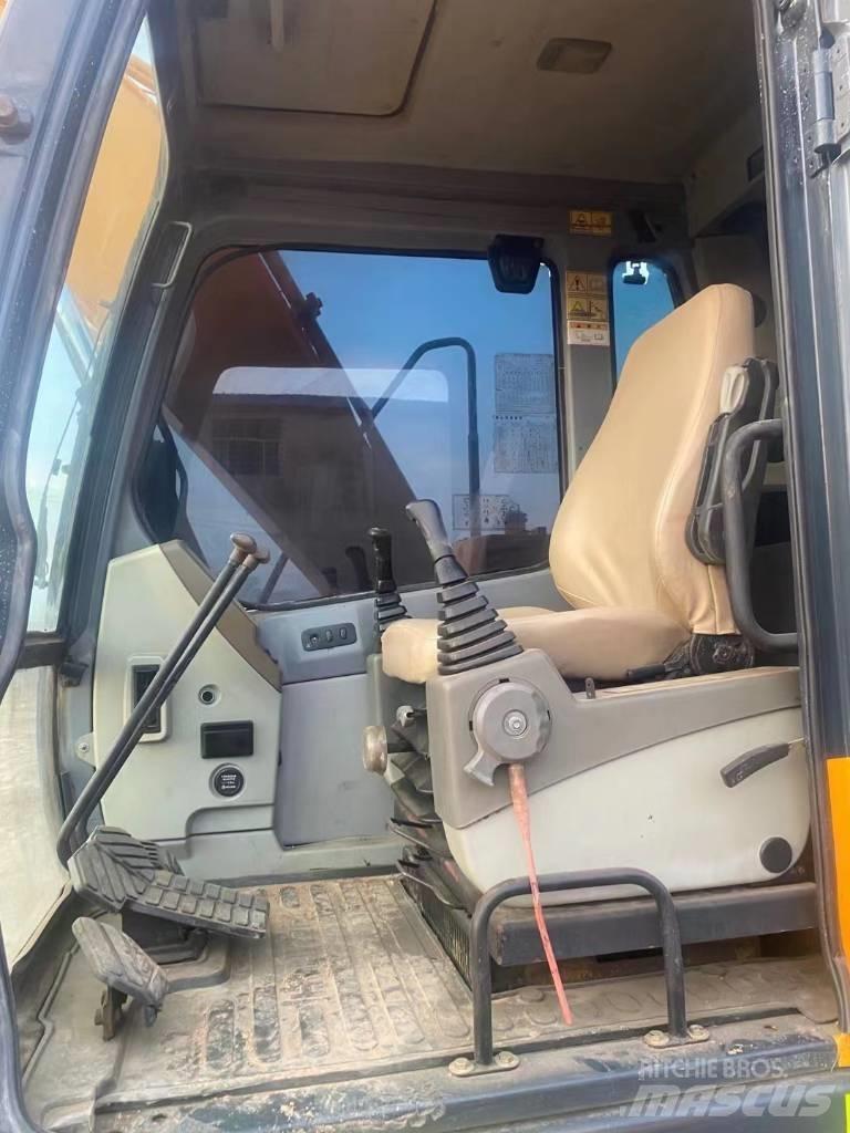Hyundai R110VS Pelle sur chenilles