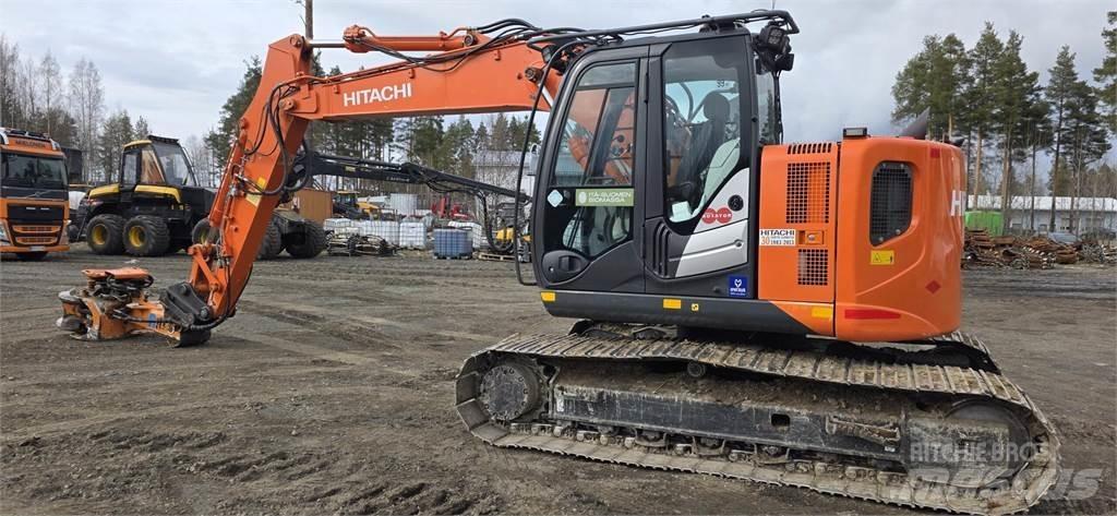 Hitachi ZX135US-5B Pelle sur chenilles